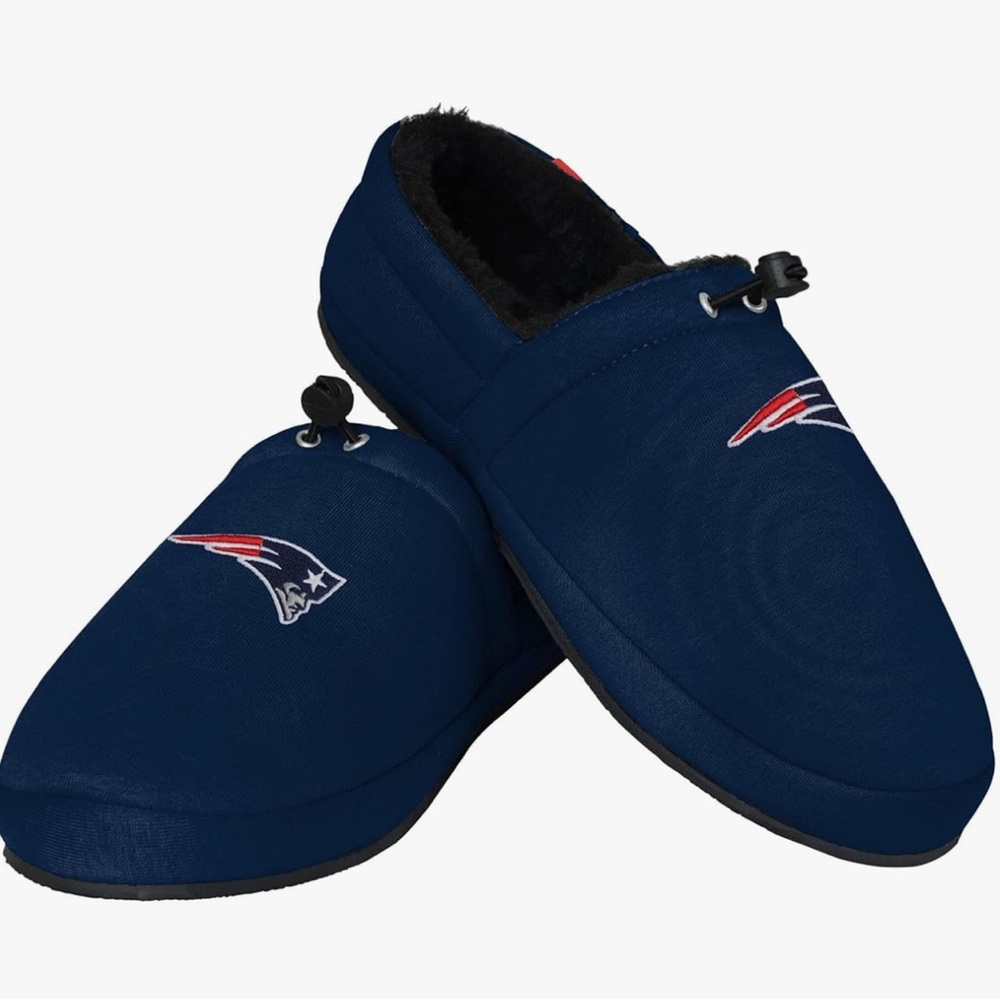 NWT FOCO Men's NFL New England Patriots Big Logo Athletic Moccasin Slippers